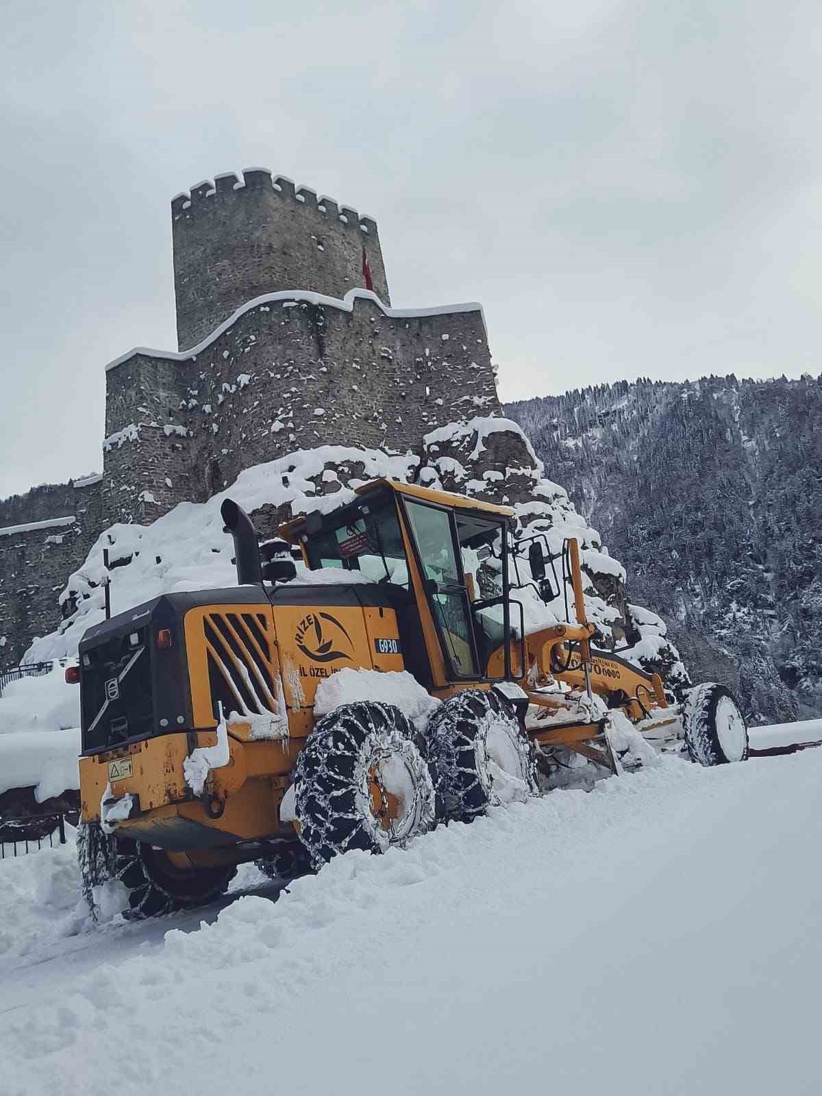 Rize’de eğitime kar engeli: Okullar 1 gün daha tatil edildi