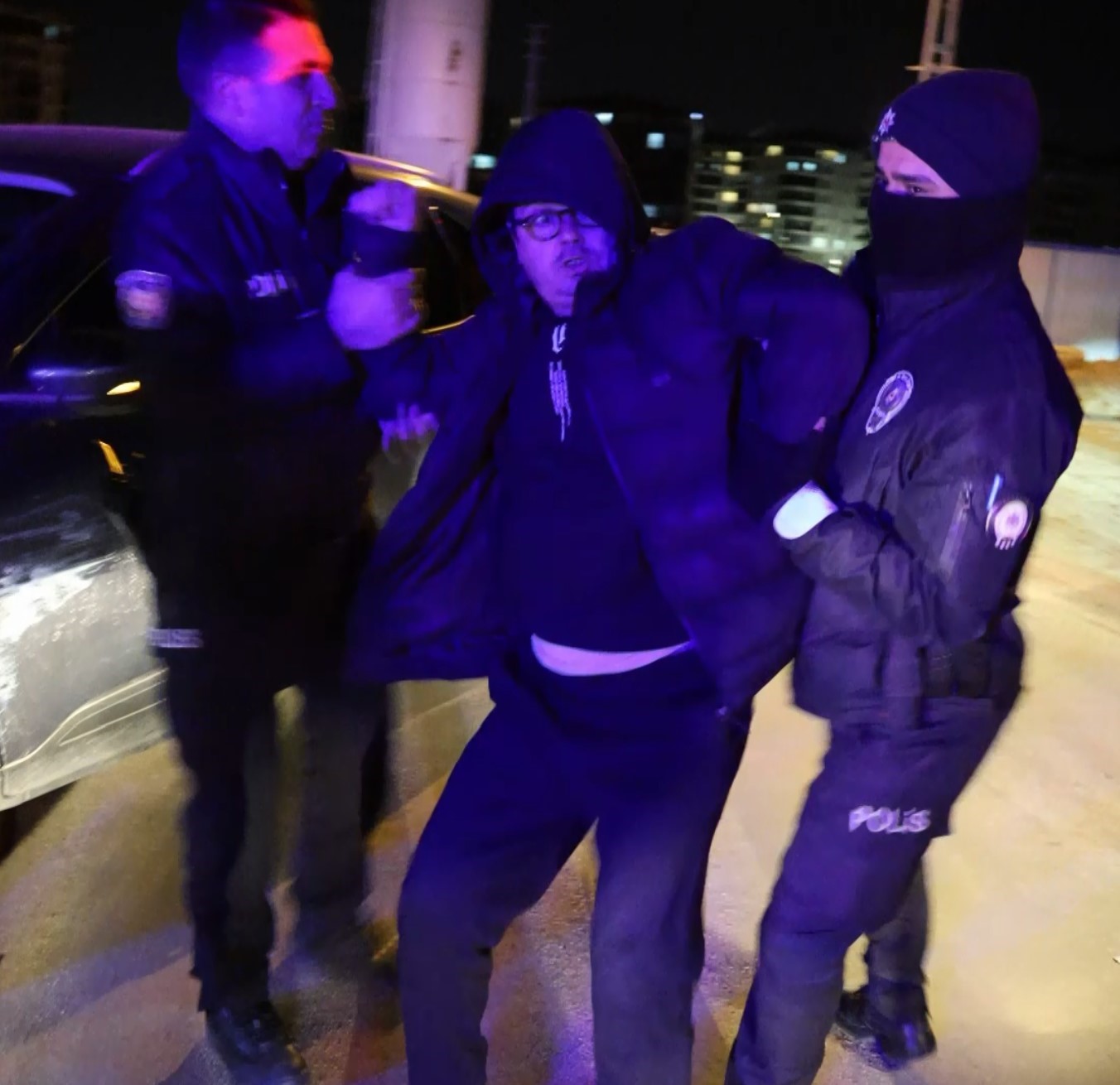 5 yıl önce kaçmıştı, yine polisleri peşine taktı