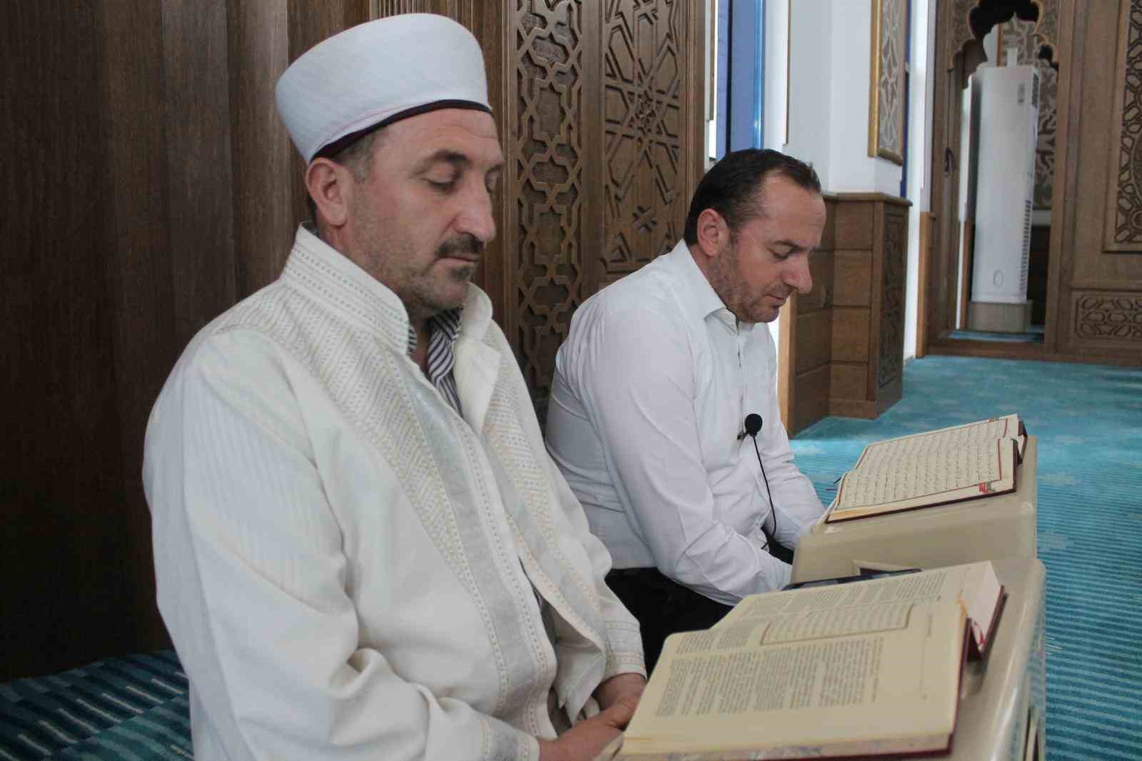 Manyas’ta Ramazan ayının simgelerinden mukabele geleneği başladı