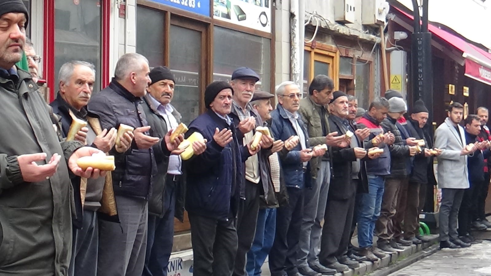 7 asırdır her cuma 