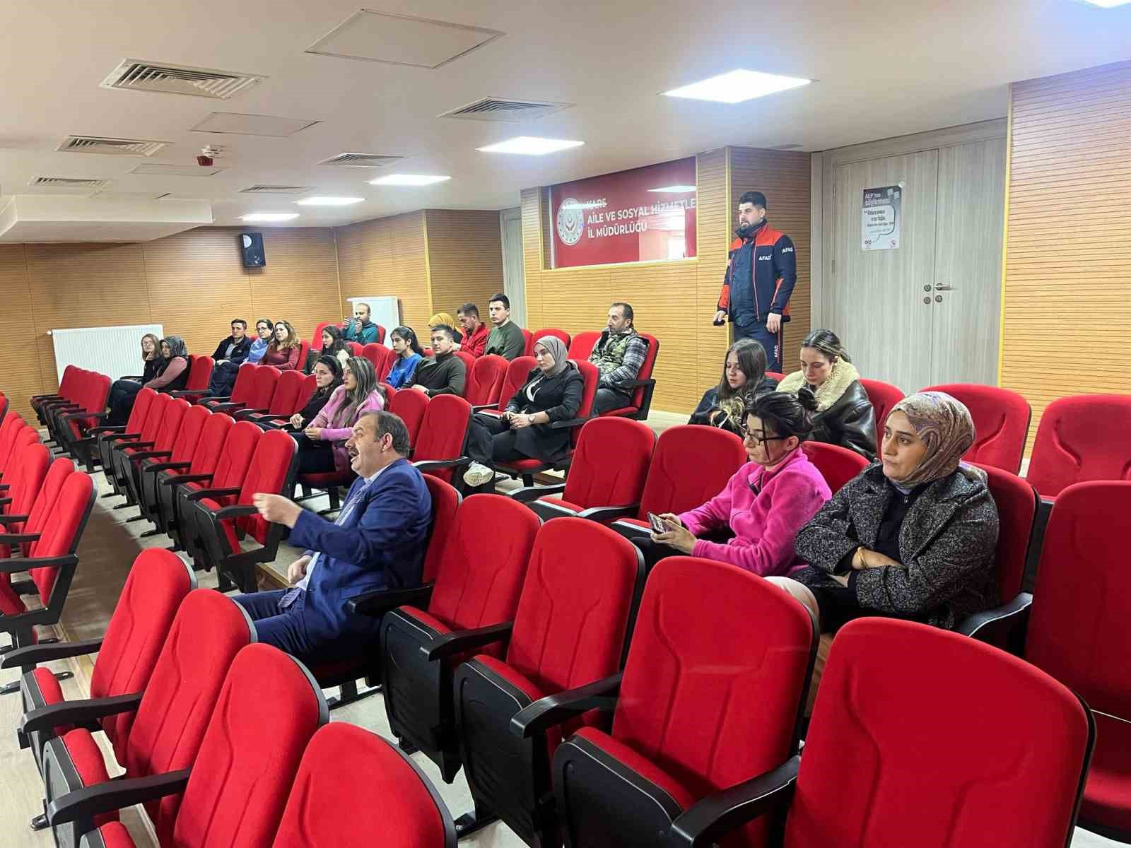 Kars’ta afet farkındalık eğitimi ve deprem anı tatbikatı gerçekleştirildi