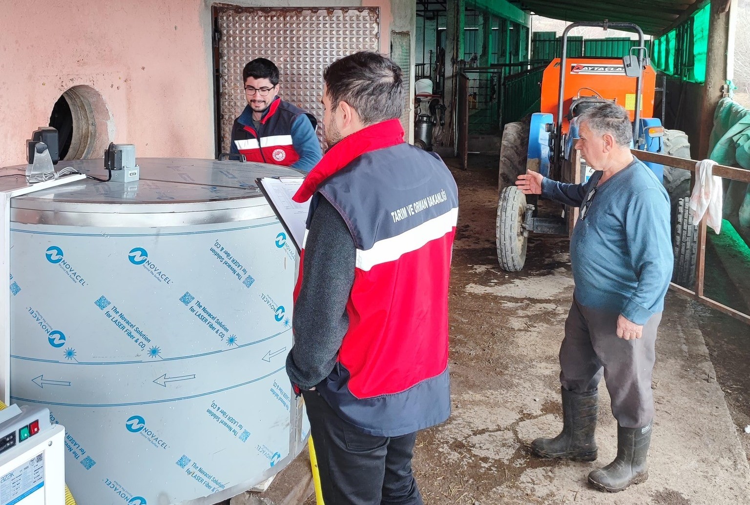 Şaphane’de süt sağım sistemi ve soğutma tankının kayıt ve kontrol işlemleri