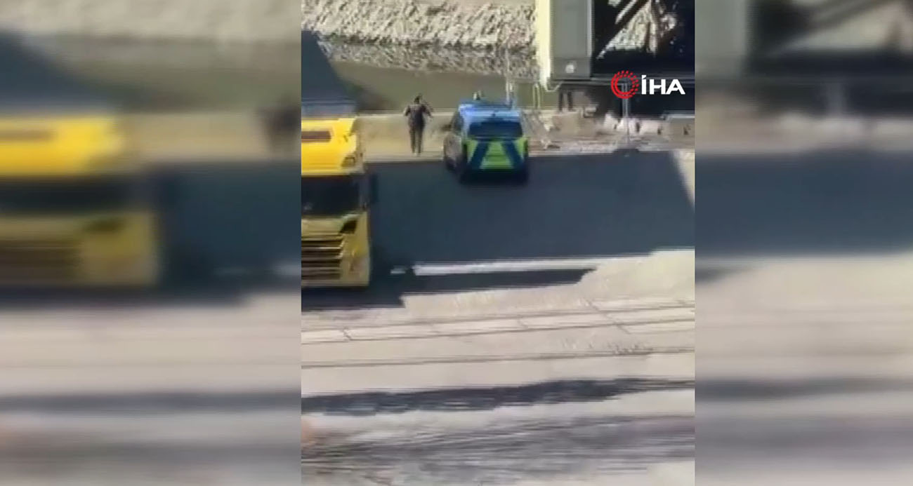 Almanya'da araç kalabalığın arasına daldı