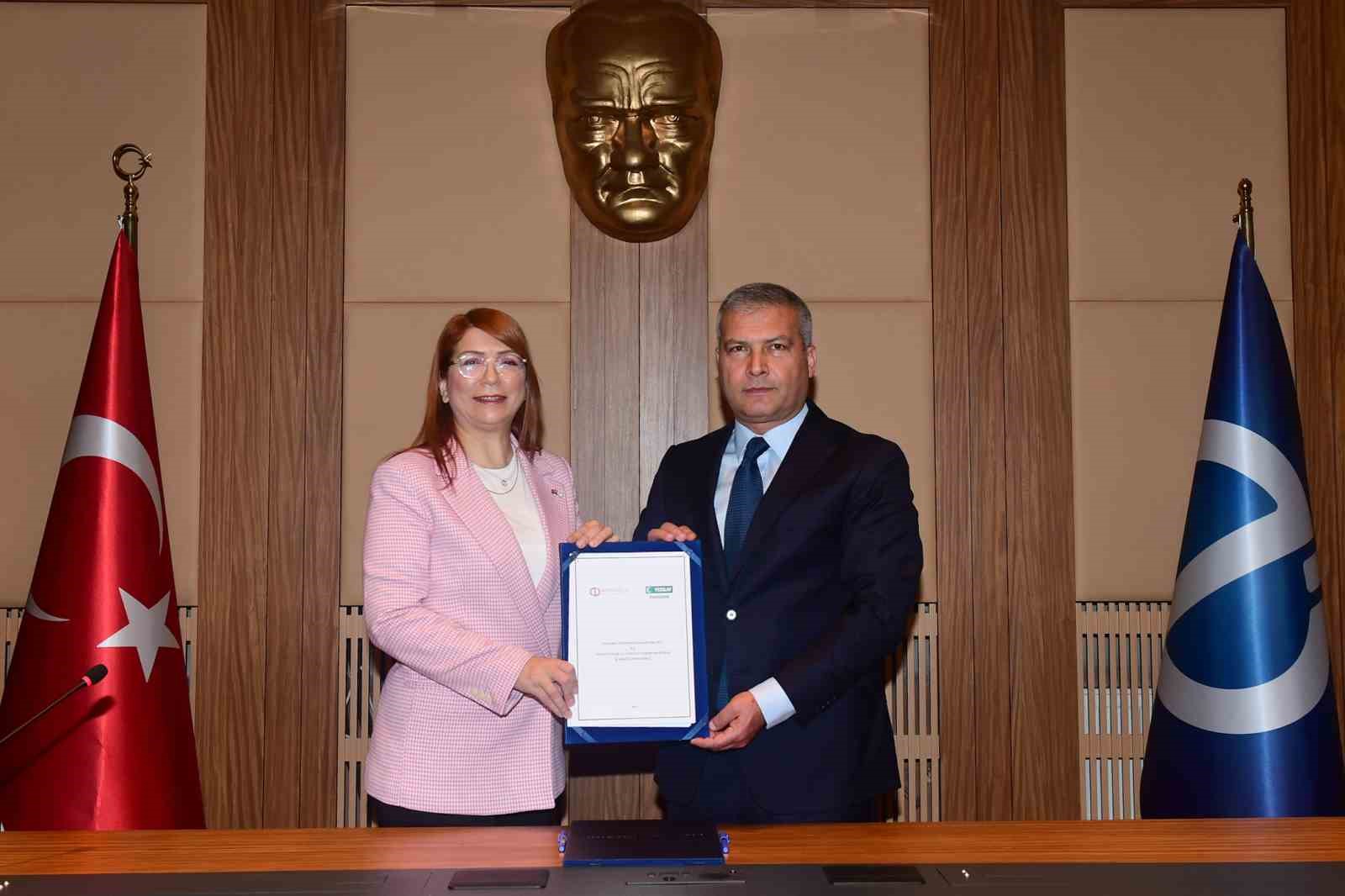 Anadolu Üniversitesi ve Yeşilay’dan bağımlılıkla mücadelede önemli iş birliği