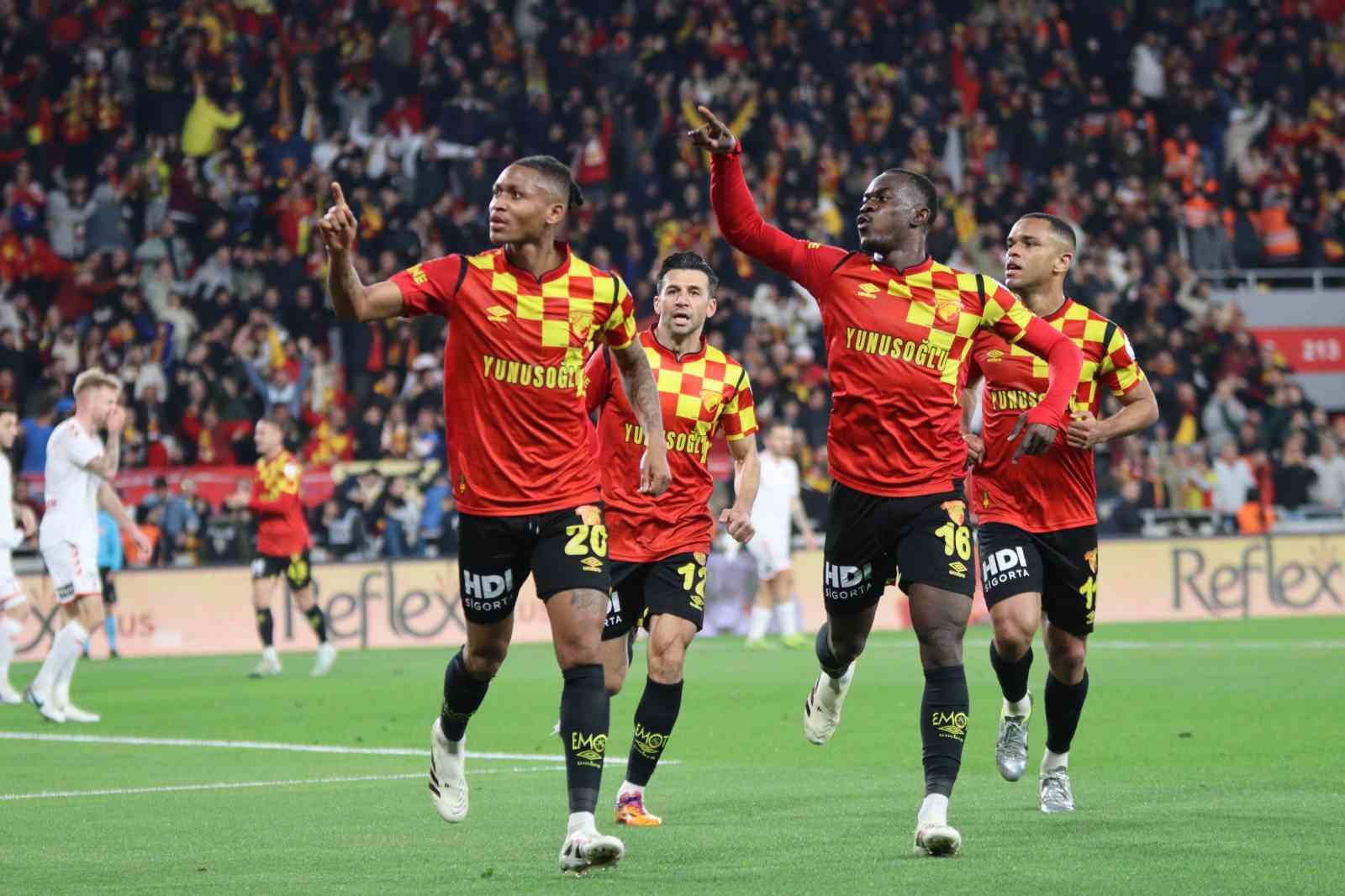 Trendyol Süper Lig: Göztepe: 1 - Samsunspor: 0 (İlk yarı)