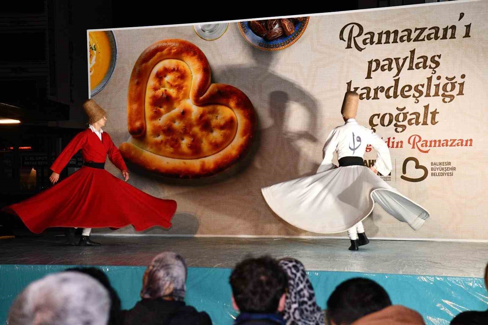 Ahmet Akın, Ramazan Geleneğini Balıkesir’de yaşatıyor