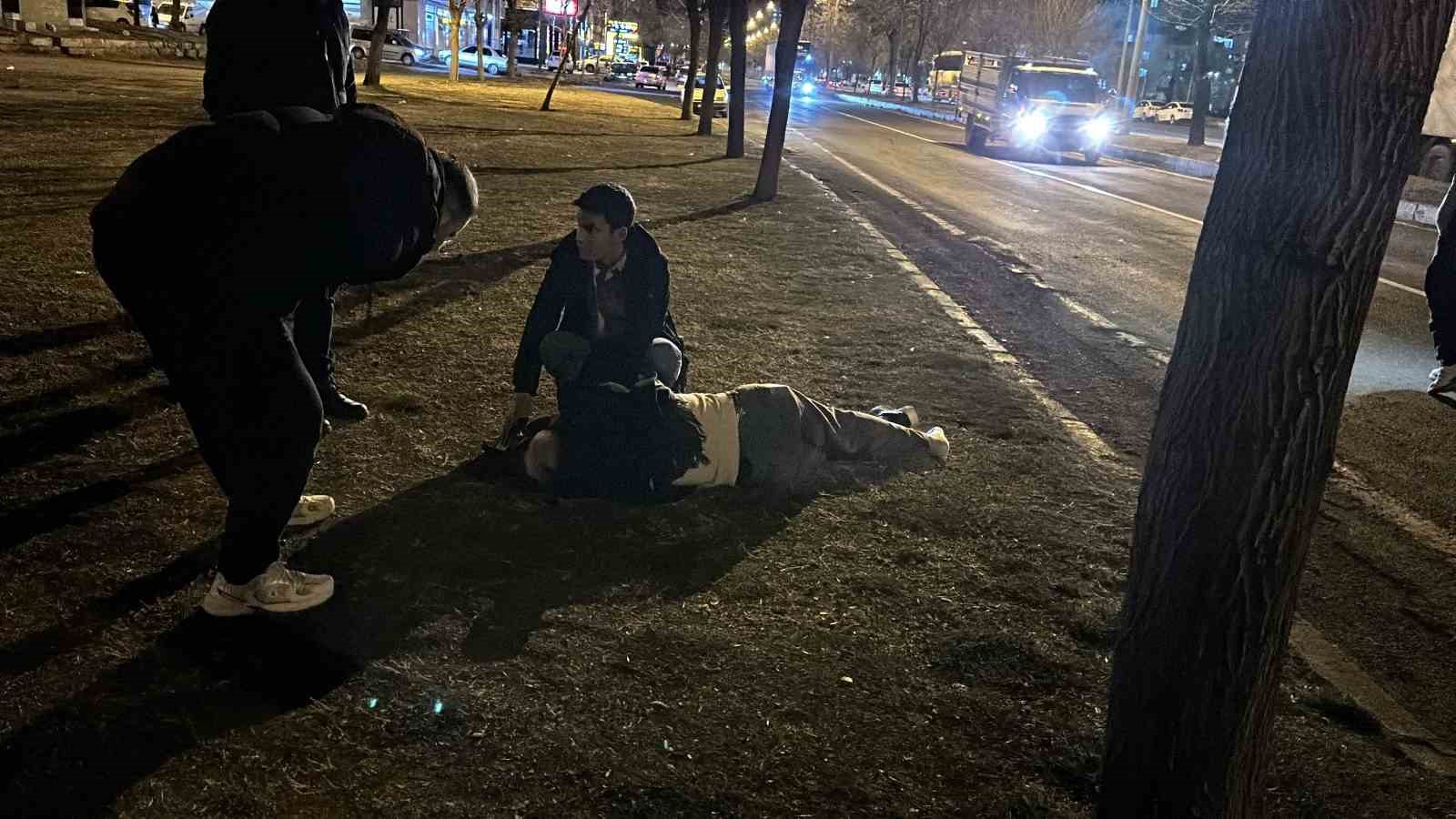 Siverek’te motosiklet yayaya çarptı: 3 yaralı