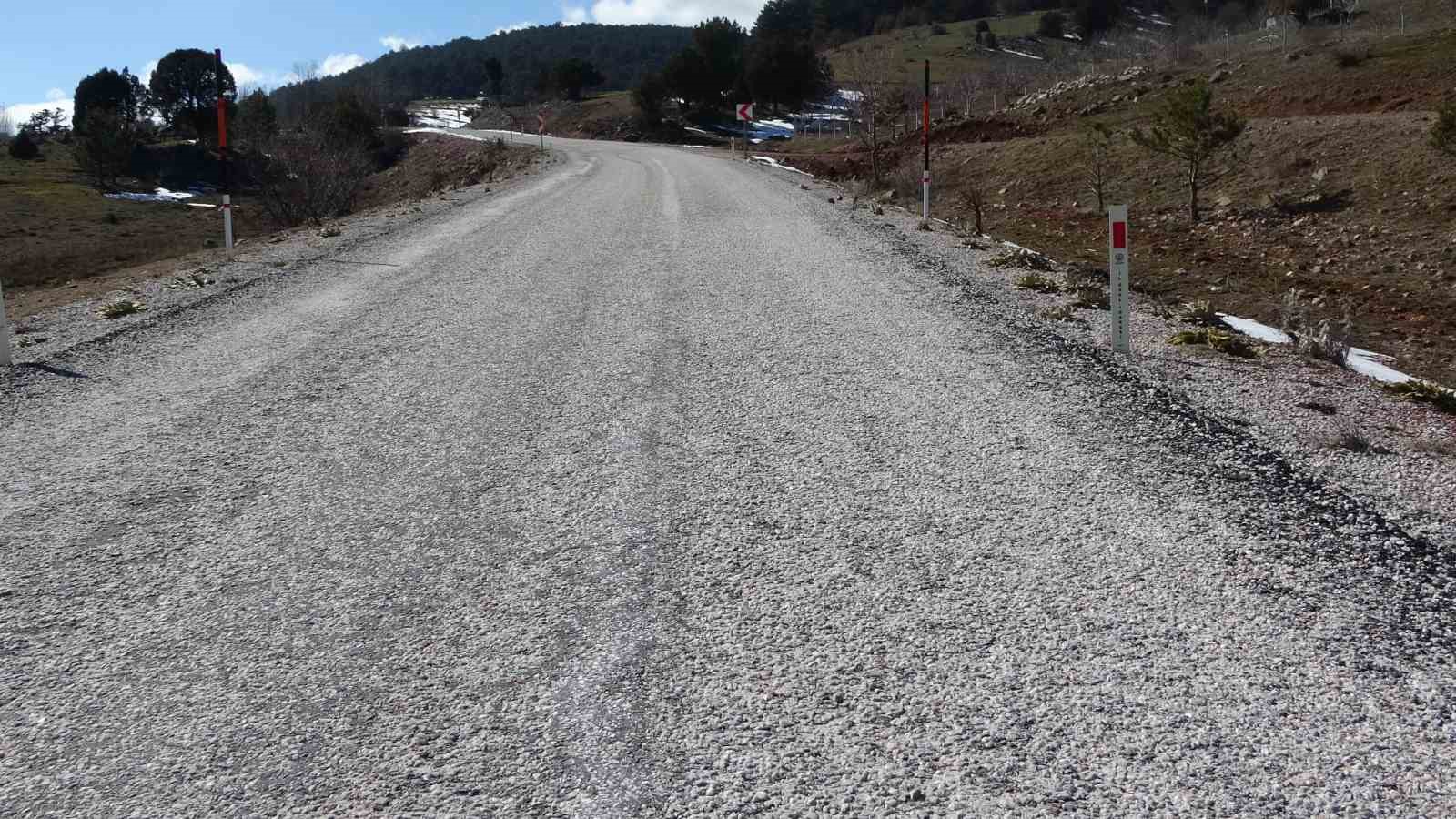 Kütahya’da köy yolları yenilendi, güvenli ve konforlu ulaşım sağlandı