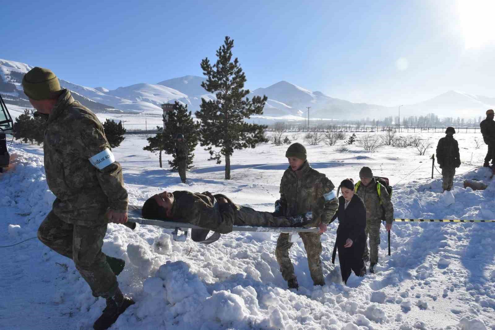 3’ncü Ordu Komutanlığında deprem tatbikatı yapıldı