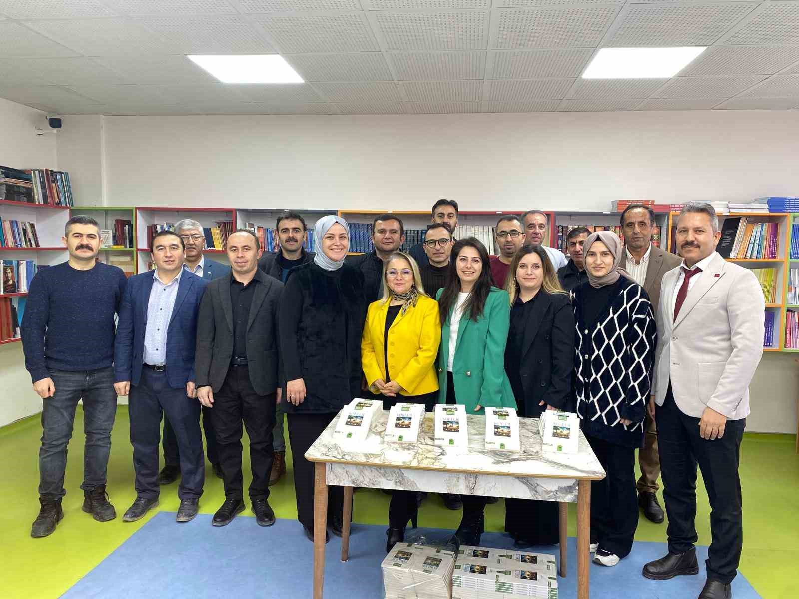 Kitap yazan Çorum’daki öğretmenlere Bakan Tekin’den tebrik mektubu