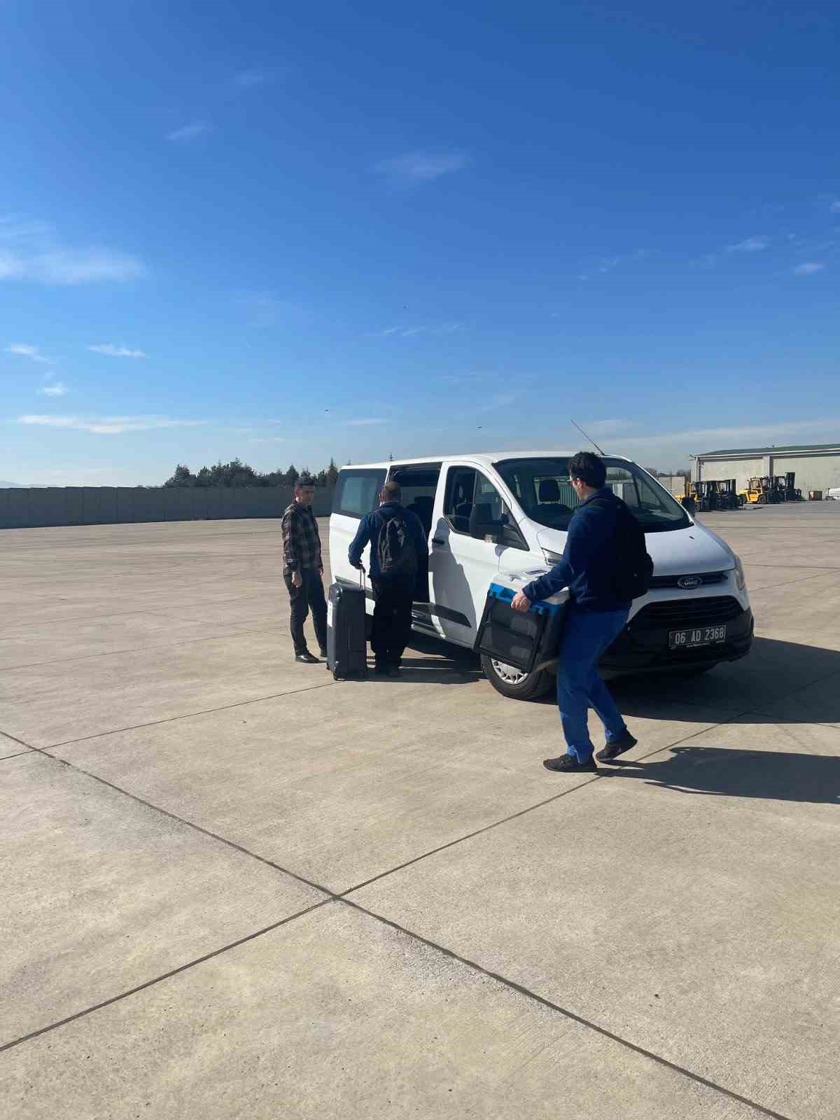 Hava Kuvvetlerine ait ambulans uçak organ nakli için havalandı