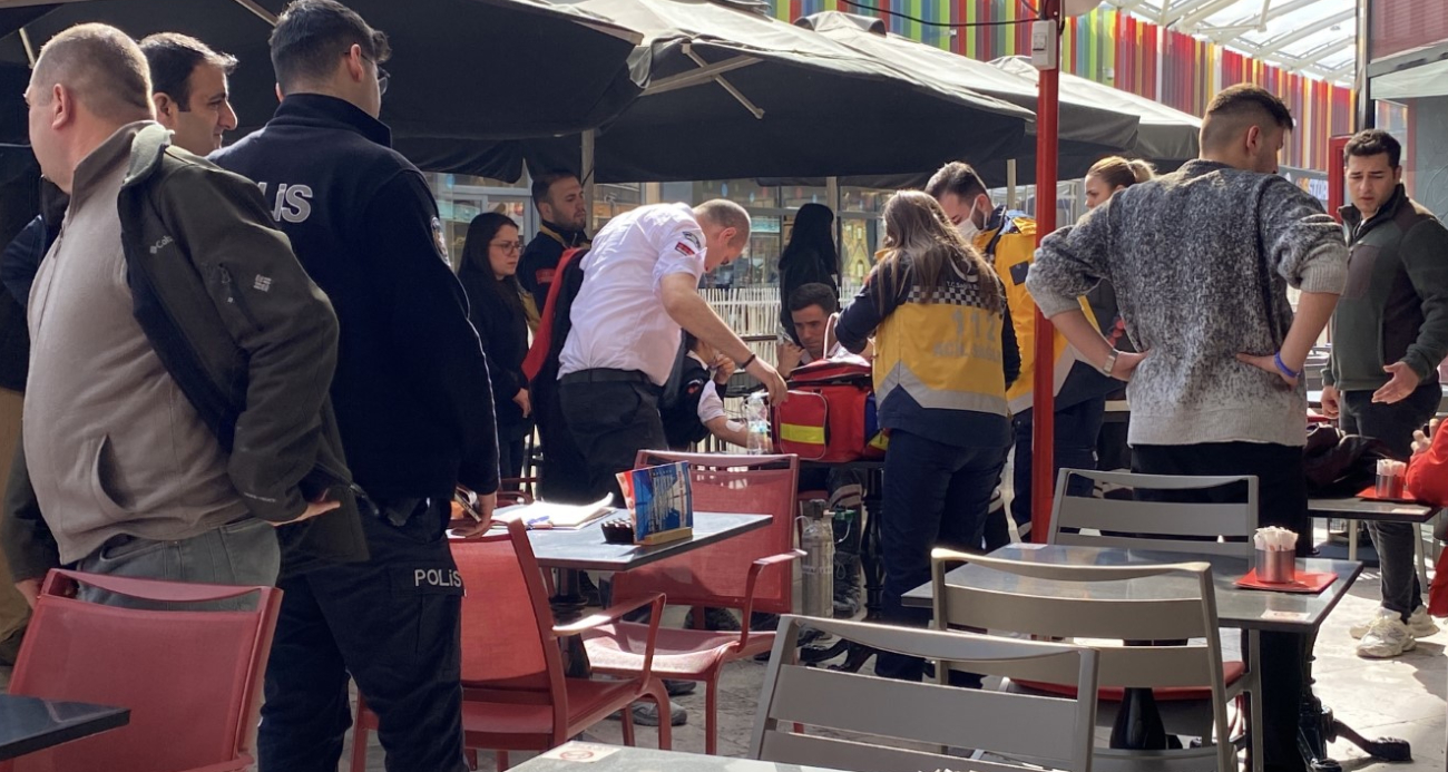41 Burda AVM’de korkutan yangın: 4 kişi dumandan etkilendi