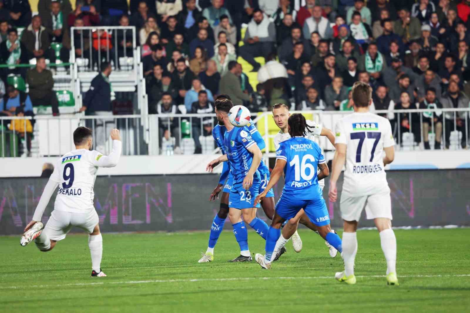 Trendyol Süper Lig: Bodrum FK: 0 - Kasımpaşa: 0 (İlk yarı)
