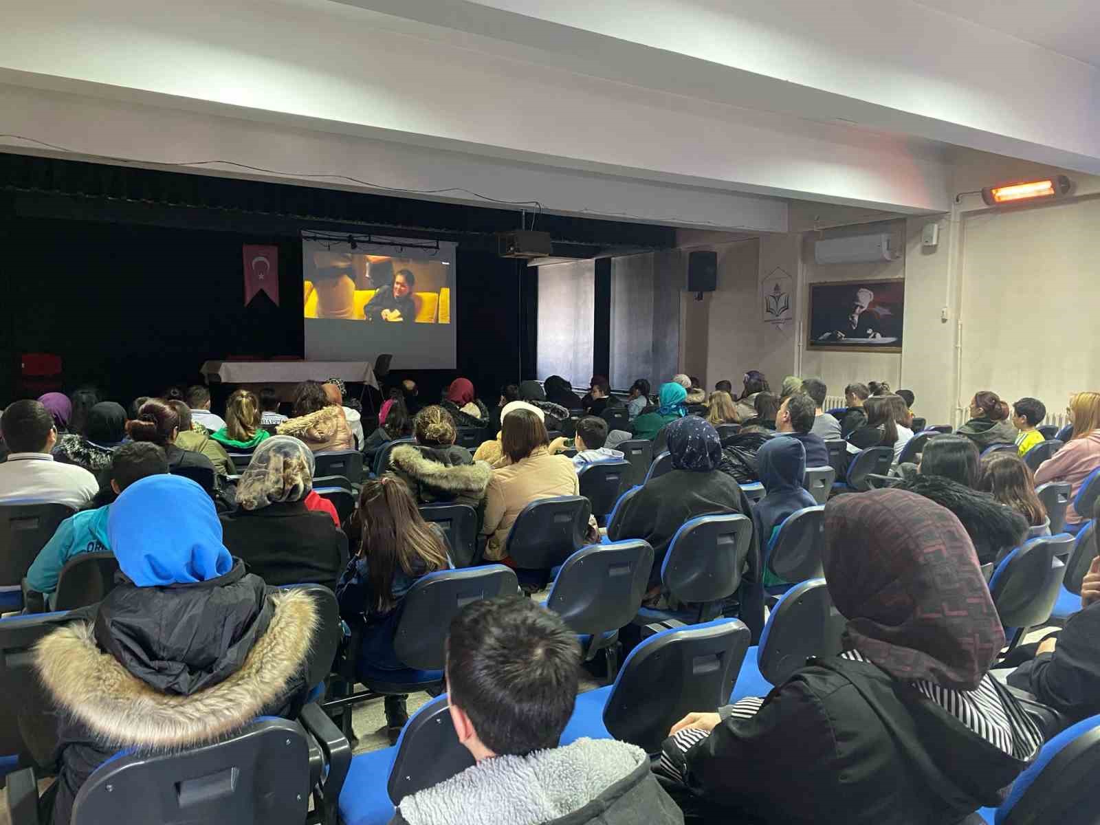 Eskişehir Orgeneral Halil Sözer Ortaokulu’nda ‘Aile Yılı’ etkinliği