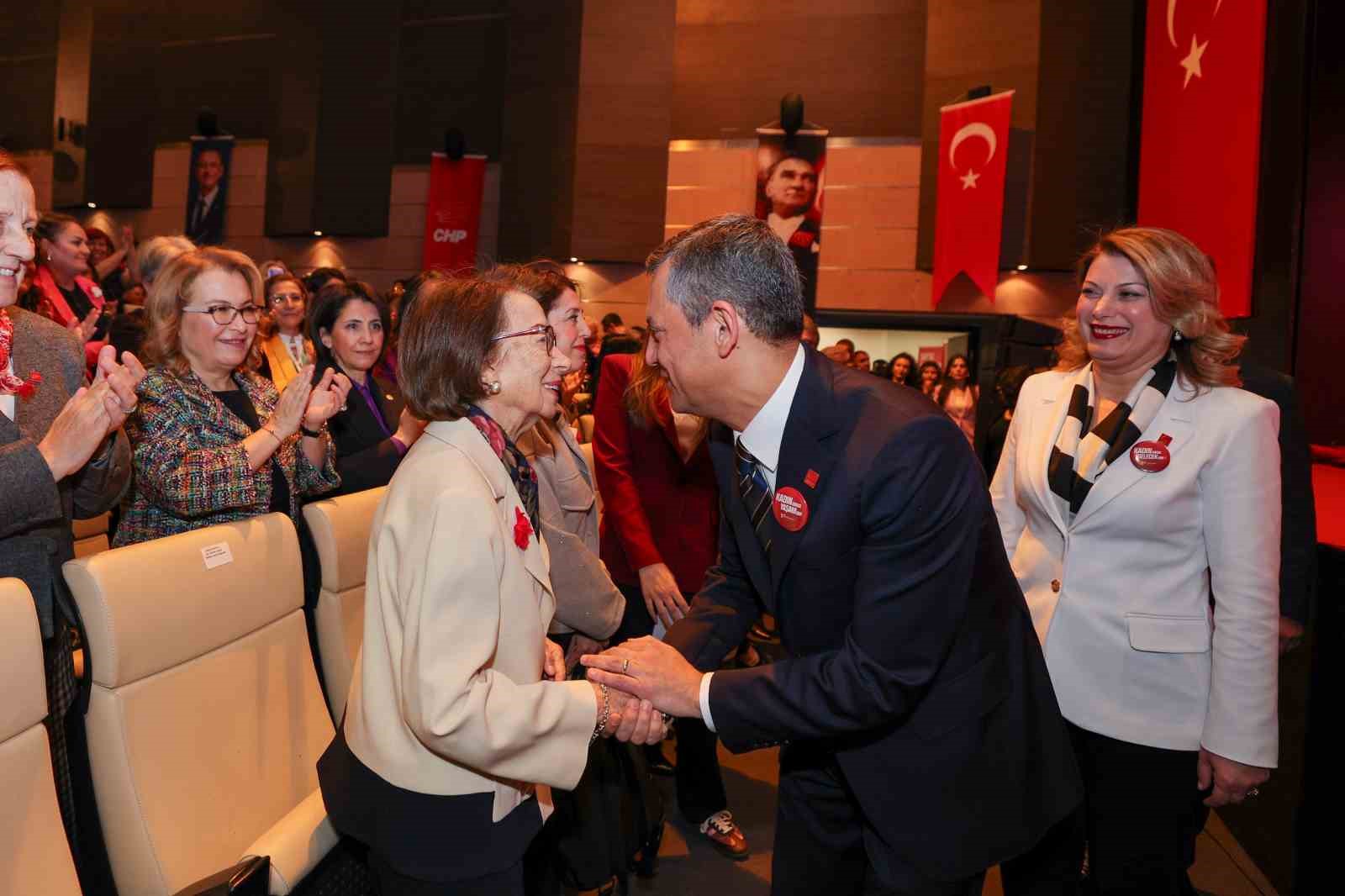 CHP lideri Özel: 