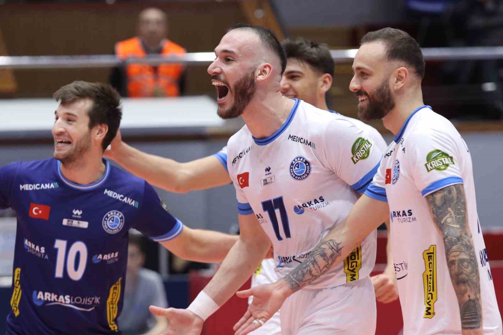 Arkas Spor, erteleme maçına çıkıyor
