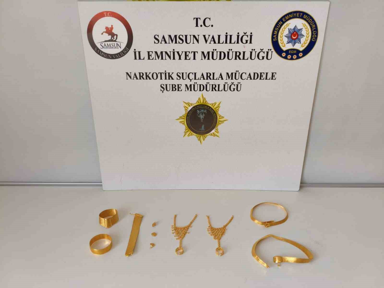 Dolandırıcılıktan 29 yıl hapis cezası bulunan şahıs sahte altın setiyle yakalandı