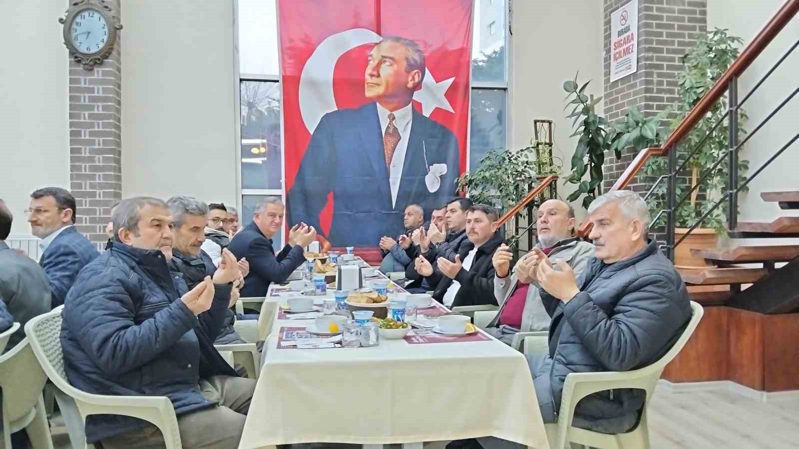 Çiftçiler iftarda buluştu