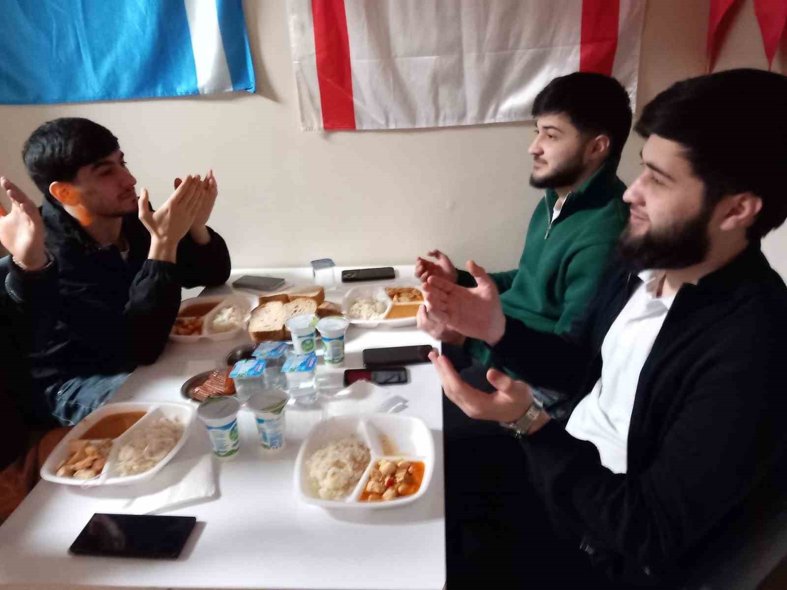 Eskişehir’de okuyan Türk Dünyası öğrencileri iftarda buluştu