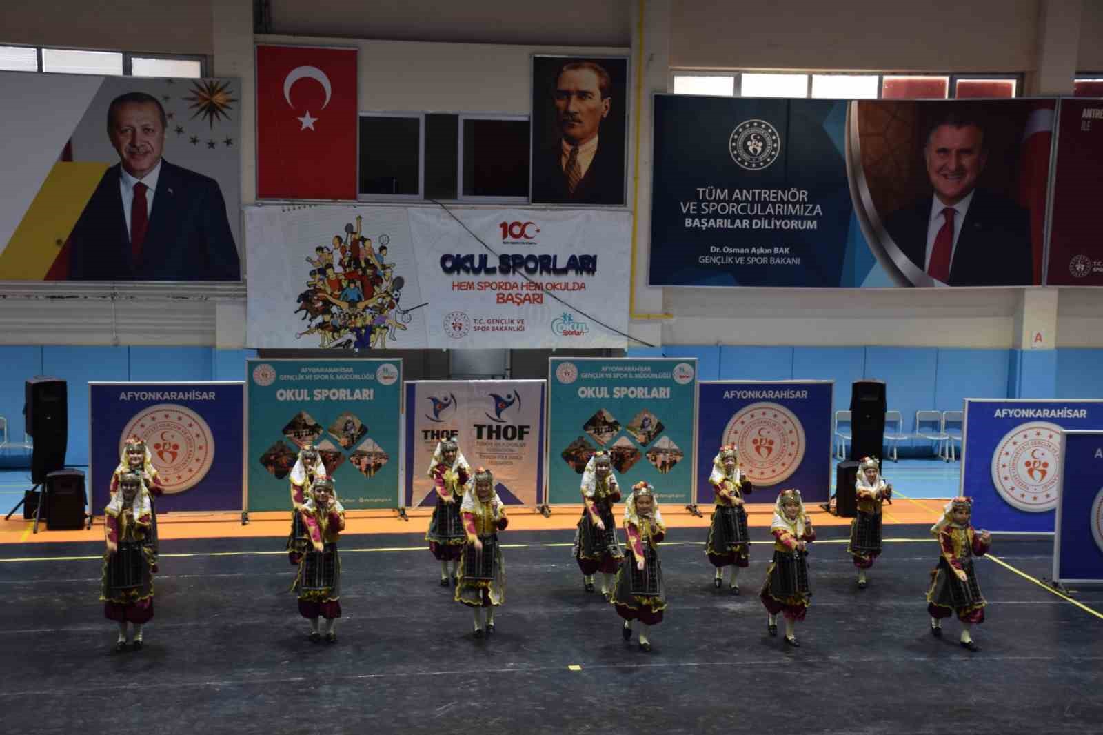 Afyonkarahisar’da kulüpler arası halk oyunları yarışması sona erdi