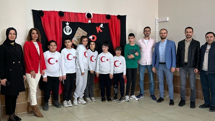 Tavşanlı’da Özel Eğitim Uygulama Okulu’nda İstiklal Marşı’nın kabulünün 104. yıl dönümü programı