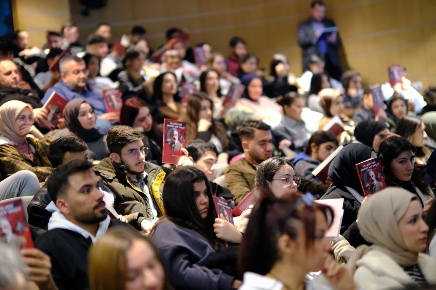 Bayburt’ta ‘İstiklal Marşı ve Mehmet Akif Ersoy’ konferansı düzenlendi