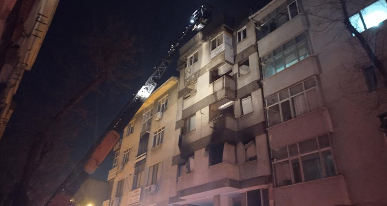 Kartal’da 6 katlı binada korkutan yangın