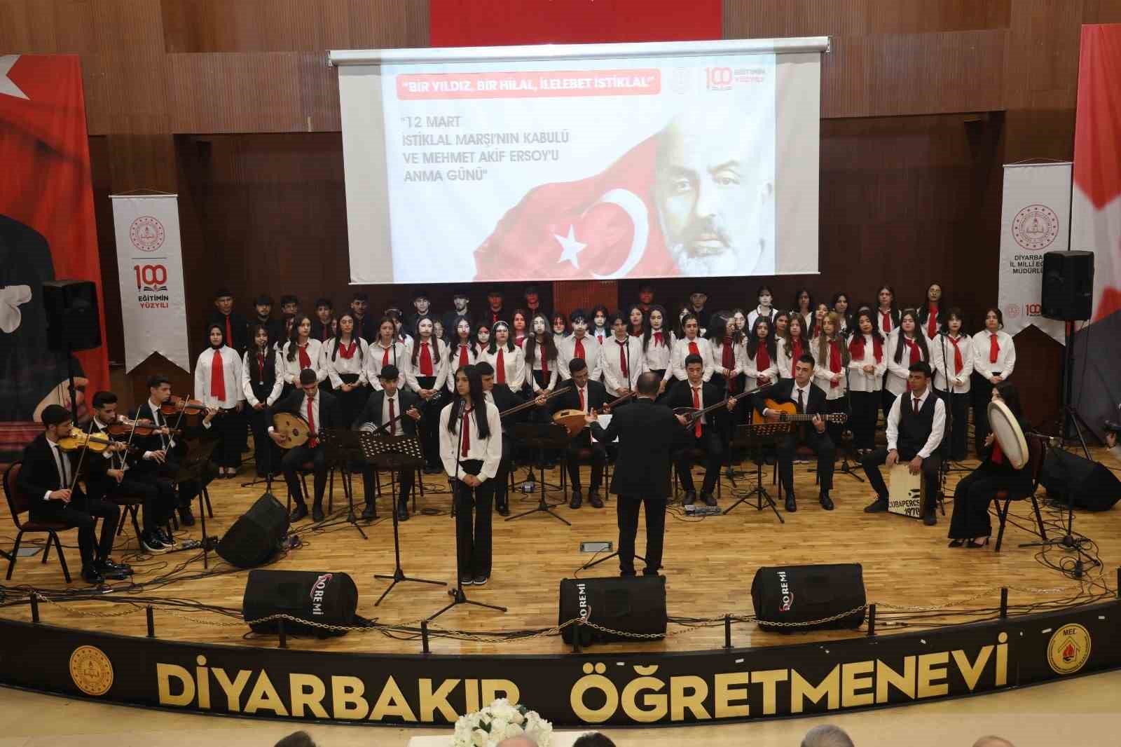 Diyarbakır’da İstiklal Marşı’nın Kabulü ve Mehmet Akif Ersoy’u Anma Günü coşkusu