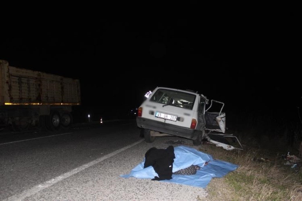 Manisa’da feci kaza: 1 ölü, 2’si ağır 3 yaralı