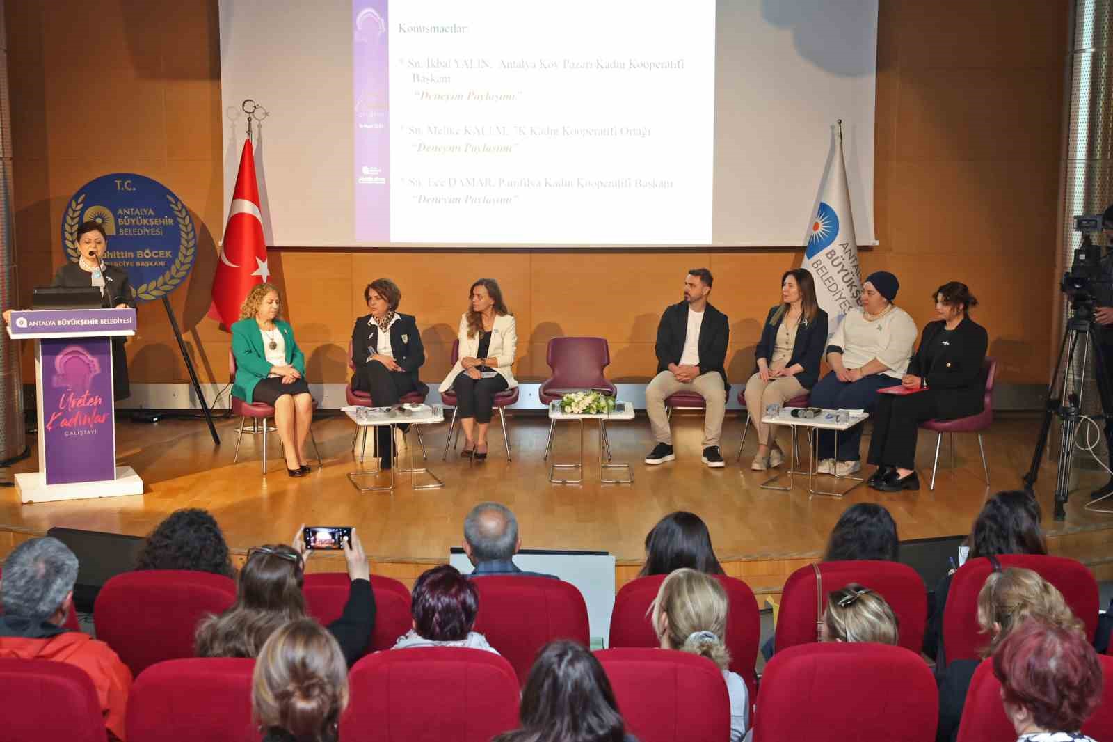 Antalya’da ’Üreten Kadınlar Çalıştayı’ düzenledi