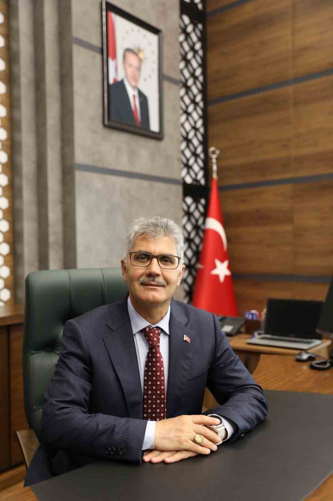 Vali Cahit Çelik: