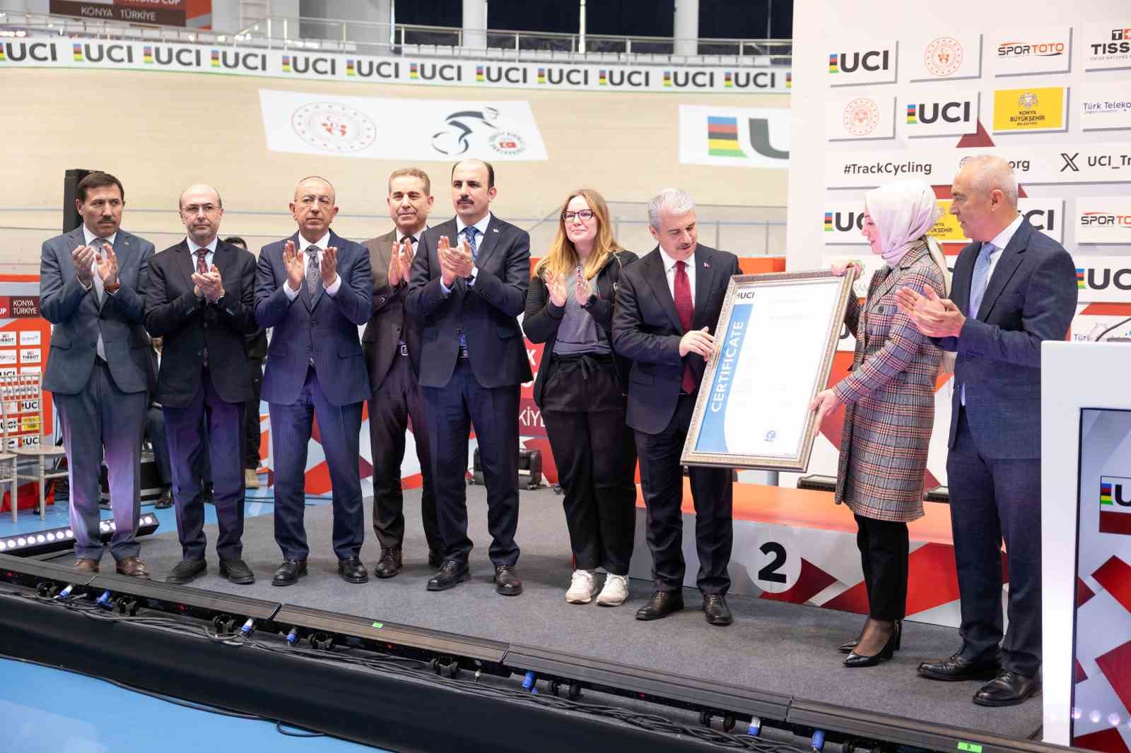 2025 UCI Pist Bisikleti Uluslar Kupası’nda açılış seremonisi düzenlendi