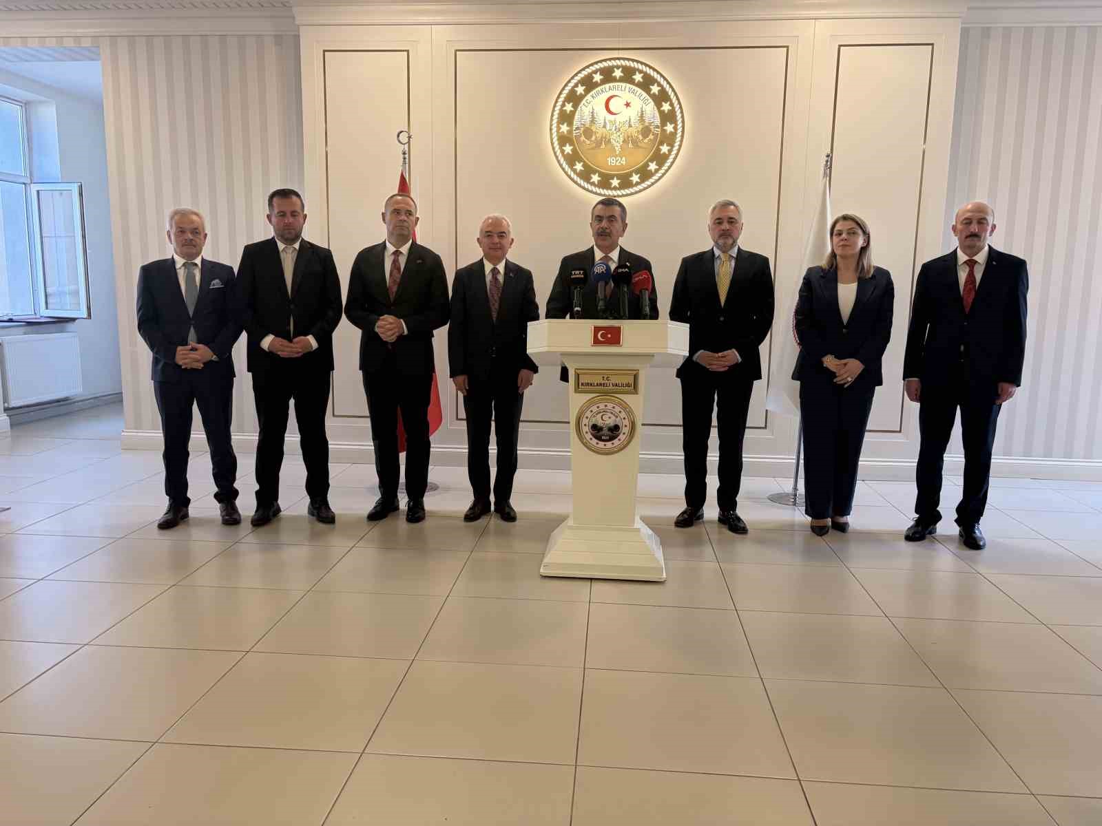 bakan-tekin-kirklareli-nde-acikladi-oecd-de-turkiye-yi-one-cikaran-egitim-basarisi