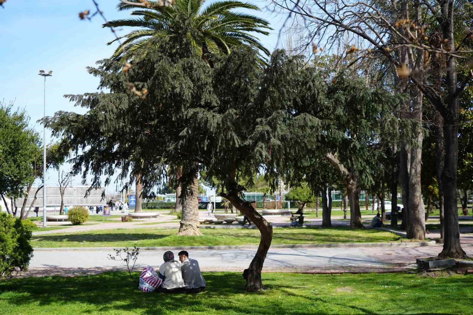 Samsun’da hava sıcaklığı mevsim normallerinin 25 derece üstüne çıktı, rekorun kıyısından dönüldü