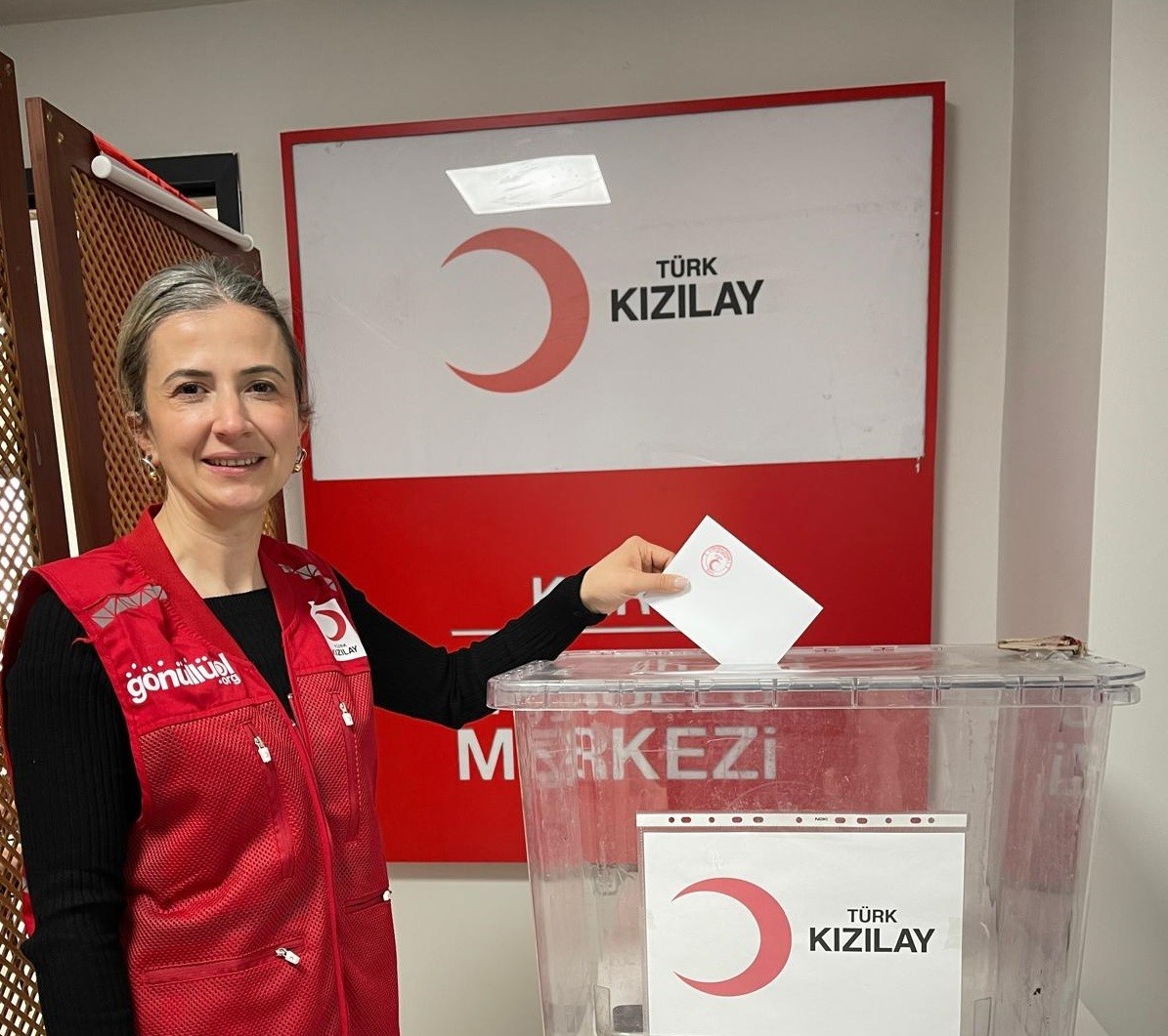 Kızılay Kars Şube Başkanı Kübra Hüryurt oldu