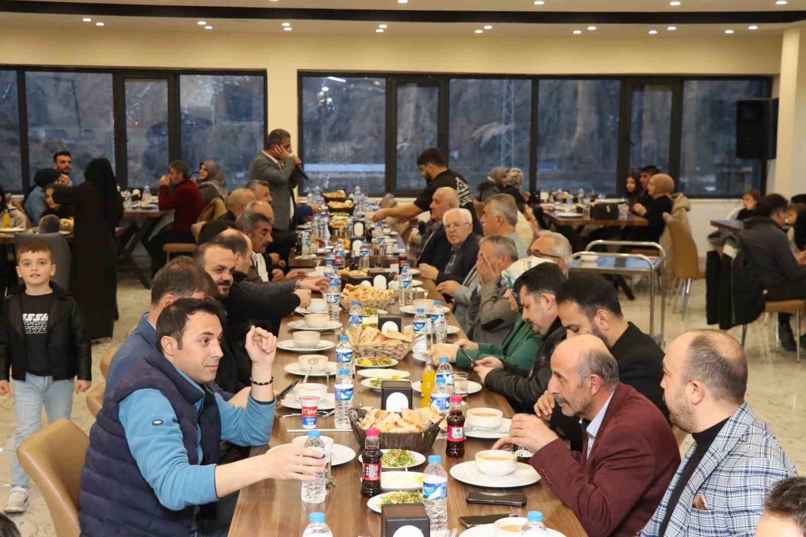 Oltu MHP İlçe Teşkilatı iftarda buluştu