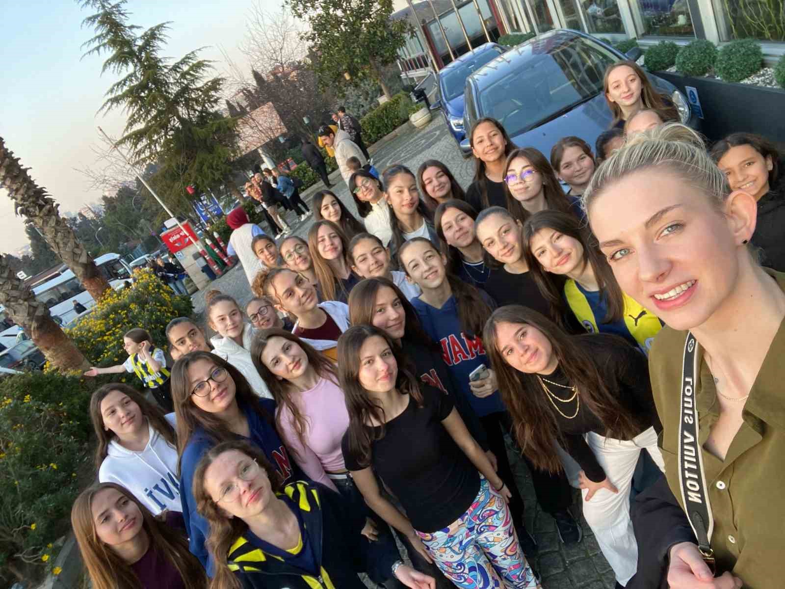 Osmanelispor Voleybol Takımı, İstanbul’da unutulmaz bir gün geçirdi