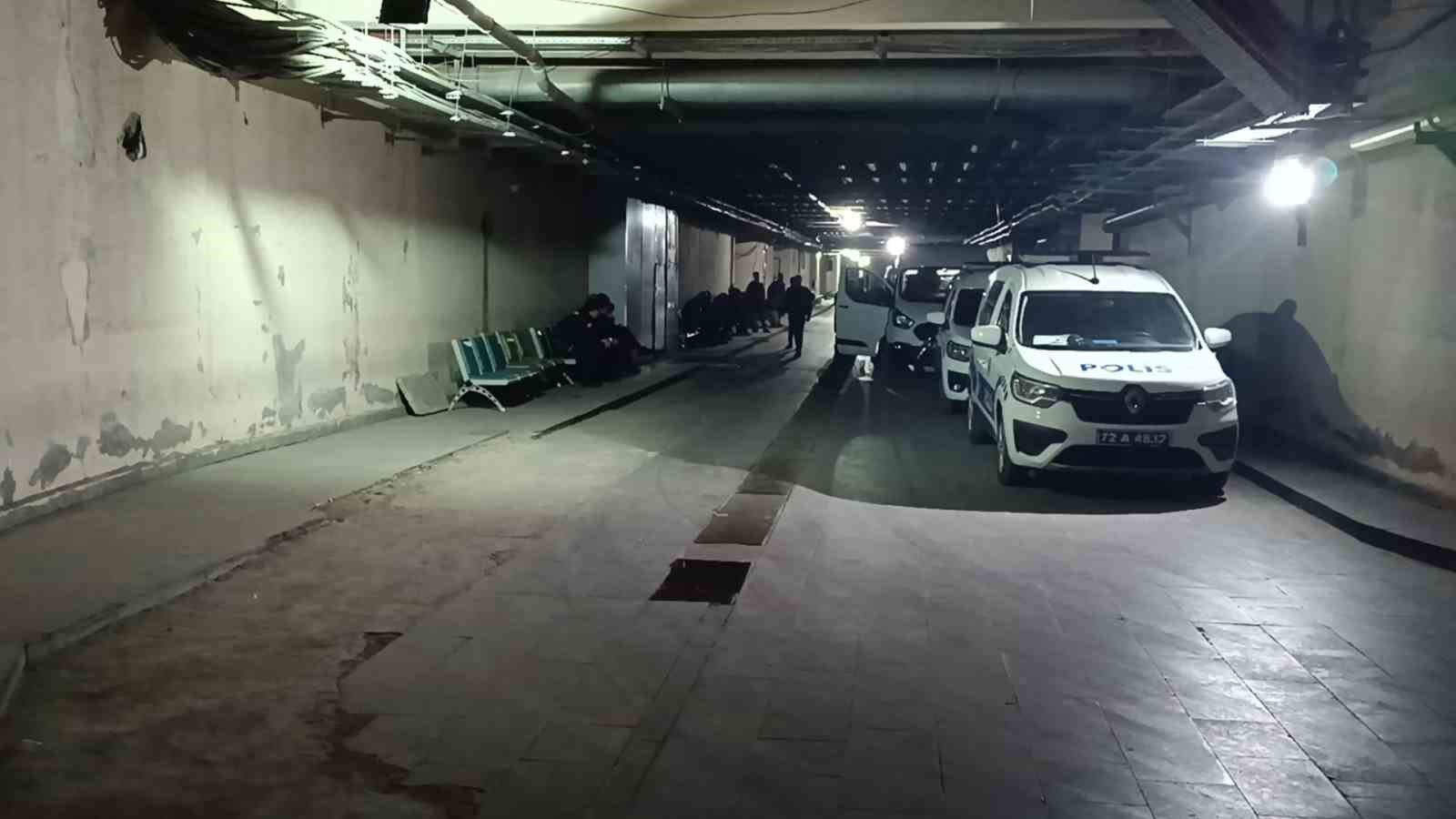 Batman’da iftar saatinde kavga edenleri ayırmak isteyen genç canından oldu