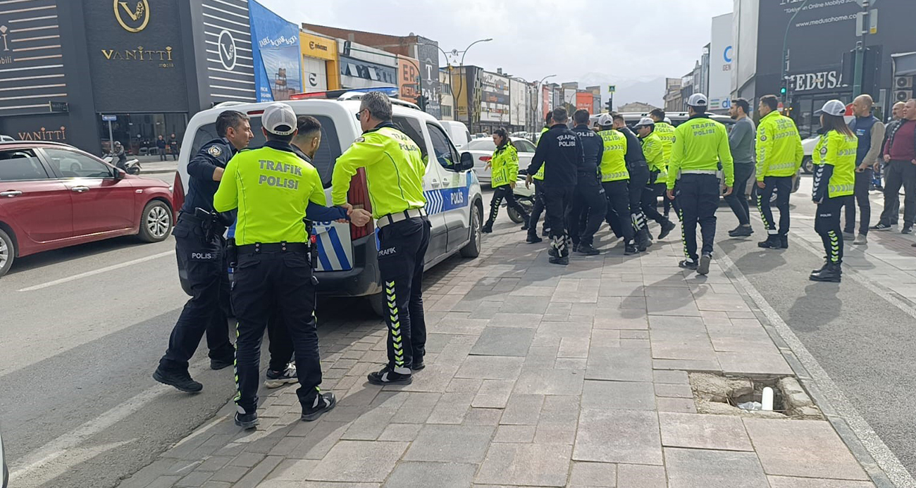 Kasktan ceza yedi, ekiplere zor anlar yaşattı: O anlar kamerada