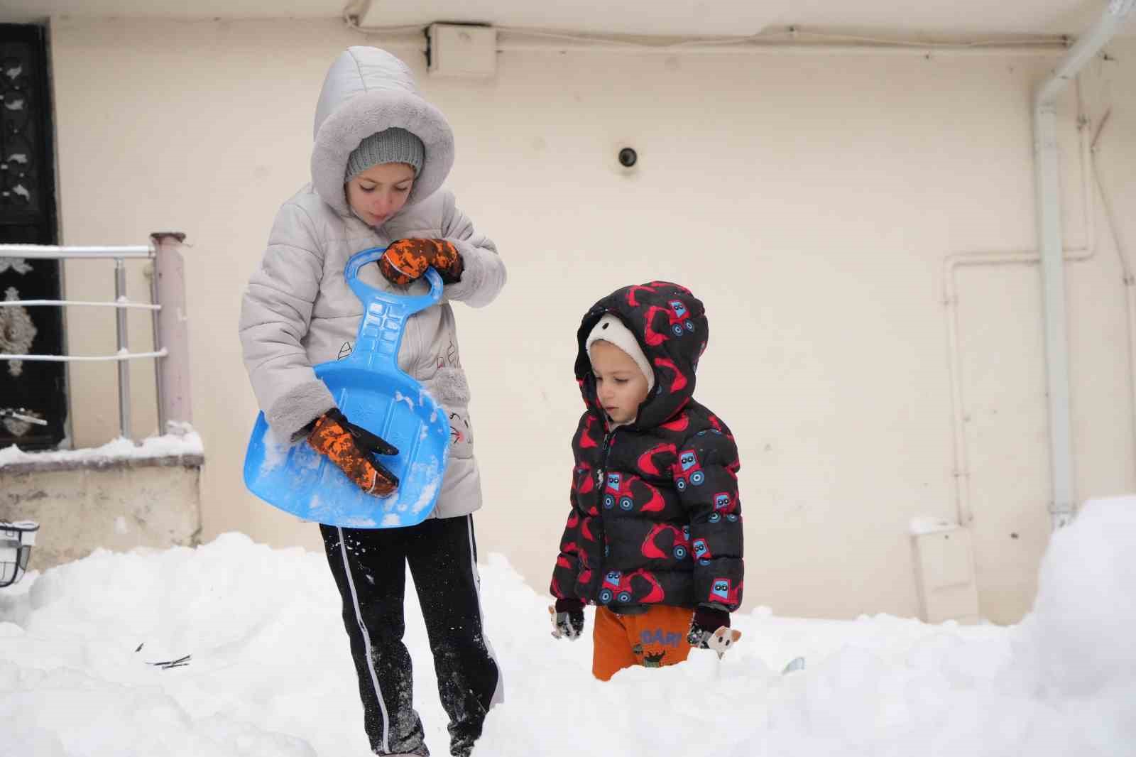 Kar yağışı nedeniyle Bayburt’ta tüm okullar tedbir amaçlı tatil edildi