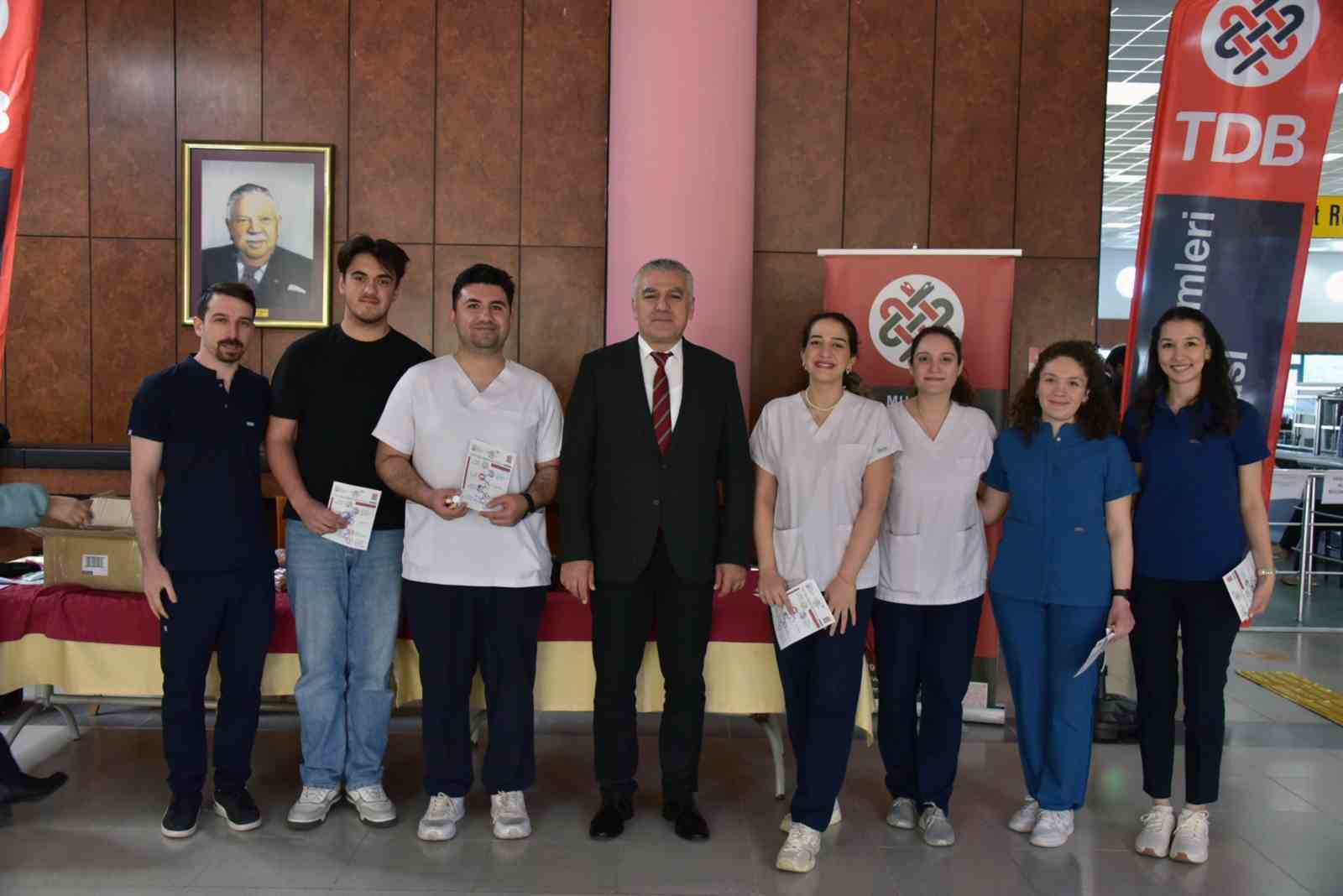 MSKÜ’de ‘Ağız Sağlığı Günü’nde diş fırçası ve macun dağıtıldı