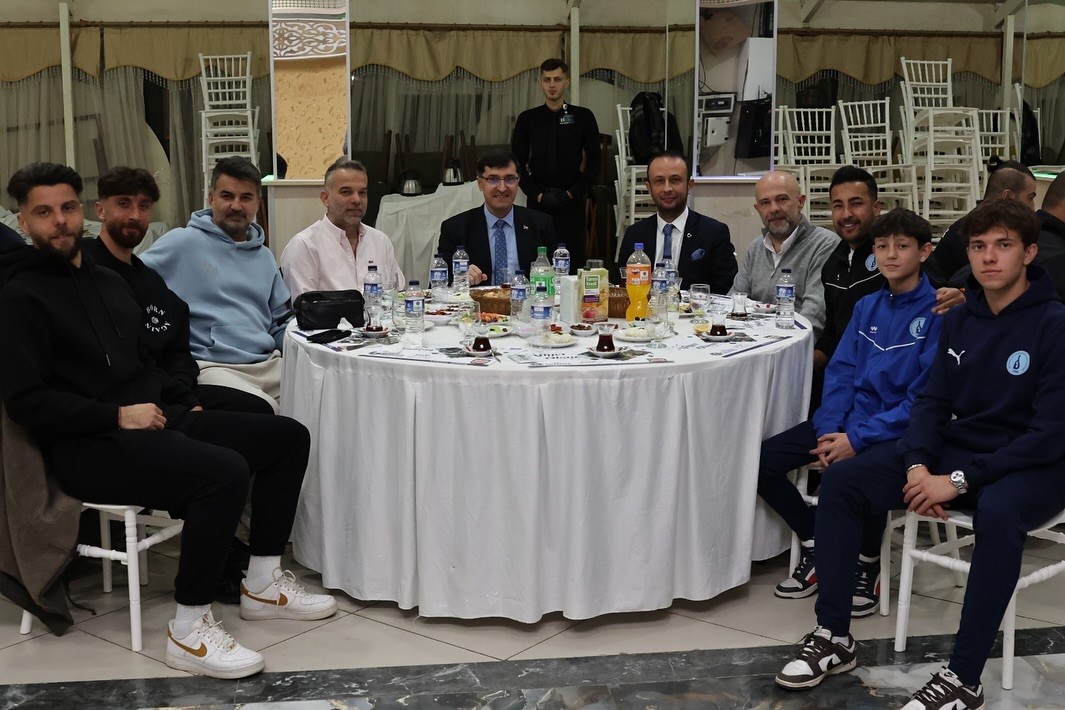 Belediye Kütahyaspor’un iftar programında genç sporcular bir araya geldi