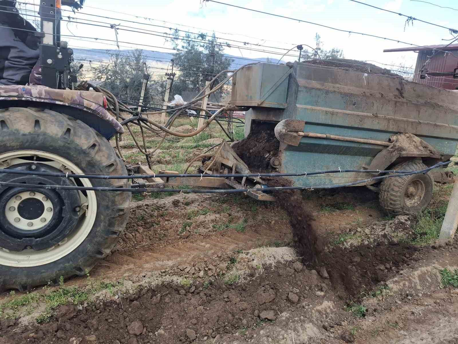 Bağlara önce milli toprak ardından doğal hayvan gübresi