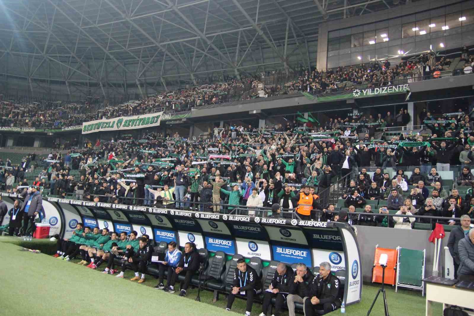Kocaelispor-Sakaryaspor maçı biletleri karaborsaya düştü!