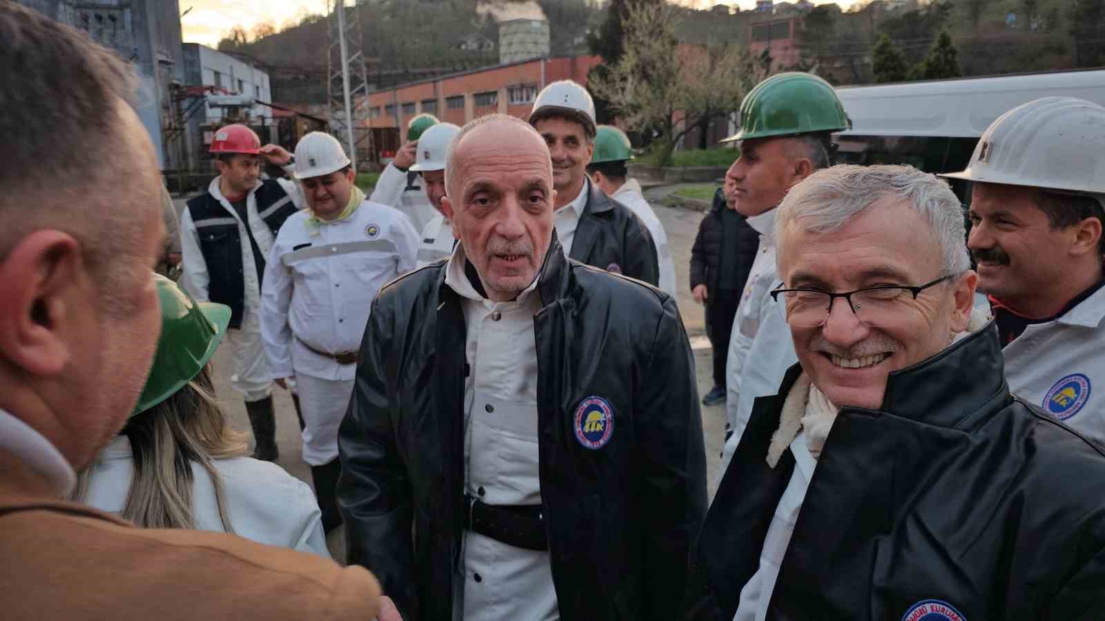 Türk-İş Başkanı Atalay, madencilerle yerin 600 metre altında oruç açtı
