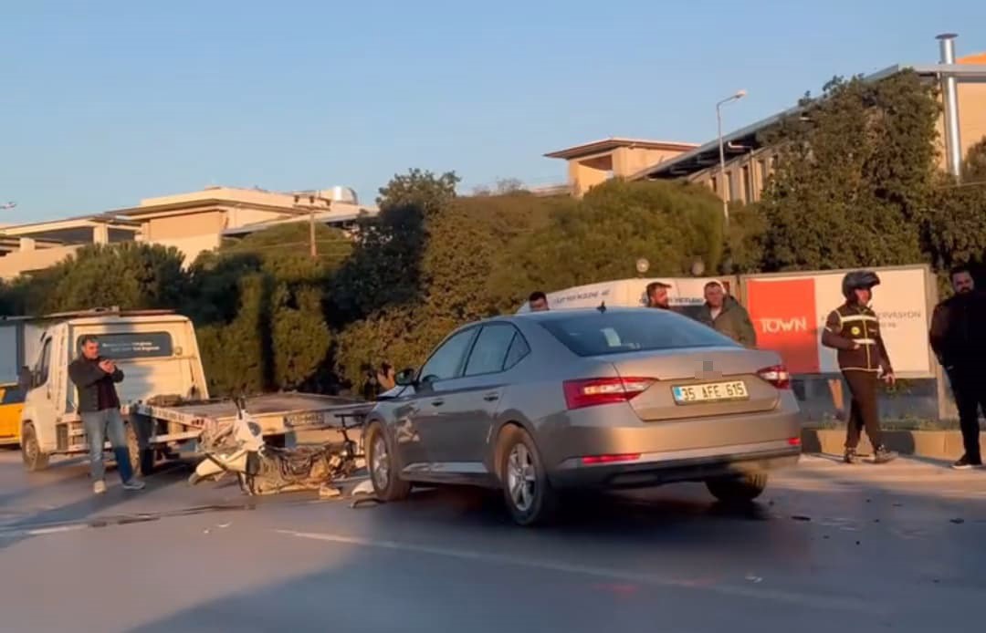 İzmir’de feci kaza: Metrelerce savrulan motosikletli hayatını kaybetti
