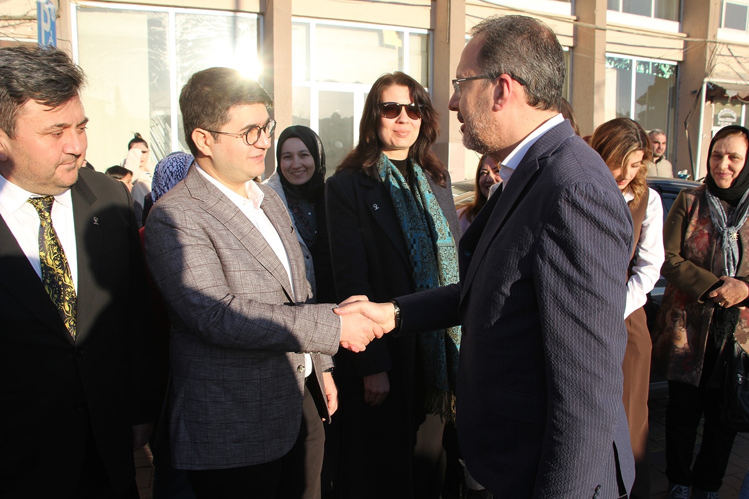 AK Parti İzmir Milletvekili Kasapoğlu, Kula AK Parti’nin düzenlediği iftara katıldı
