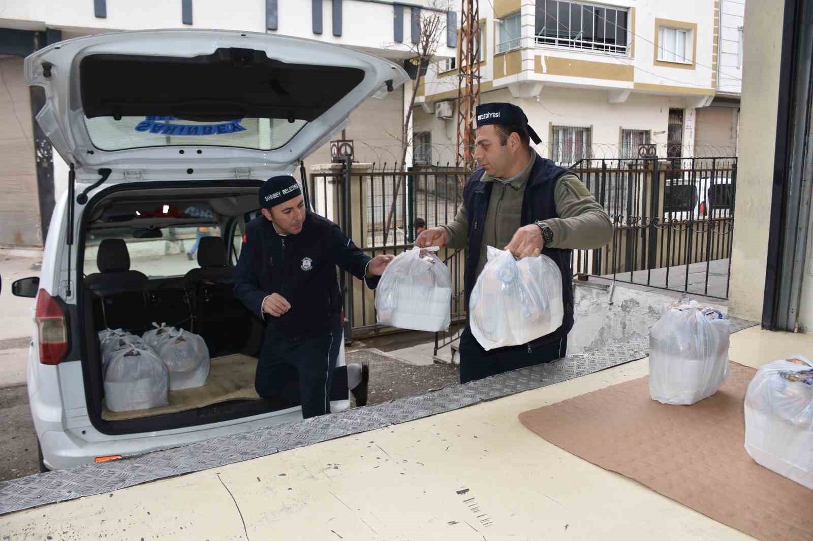 Şahinbey Belediyesi’nden 100 bin kişiye yemek hizmeti
