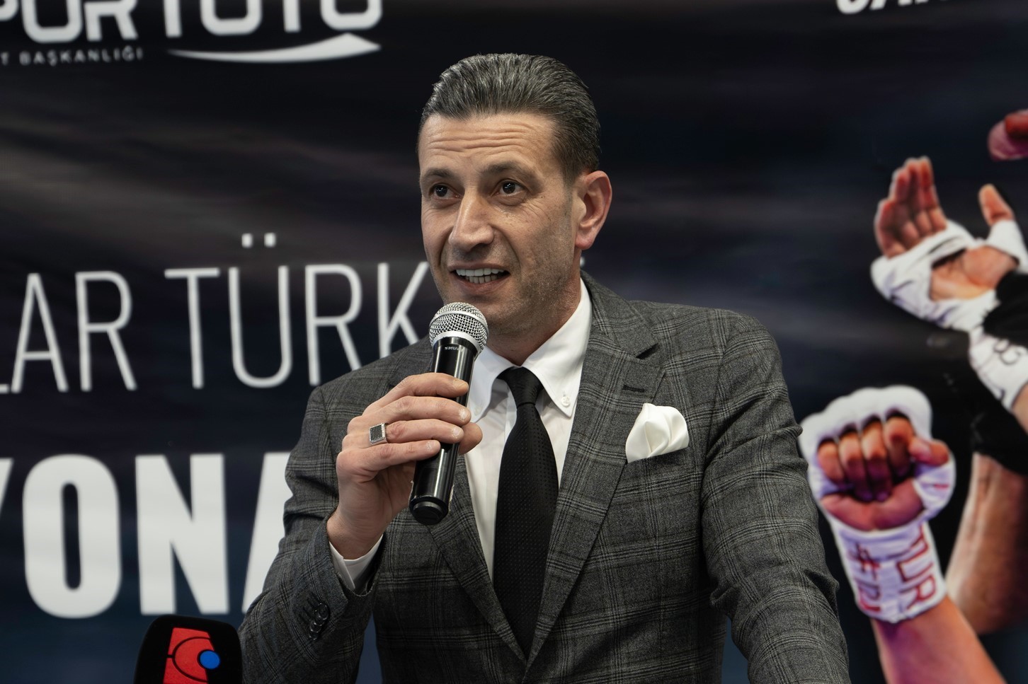 Suat Hekimoğlu: 