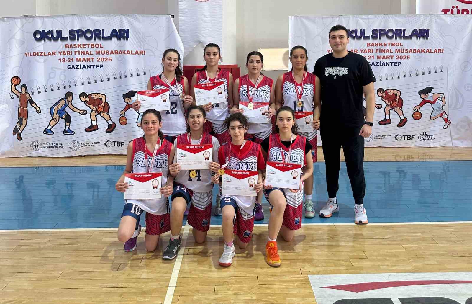 SANKO Okulları Yıldız Kız Basketbol Takımı Türkiye finallerinde